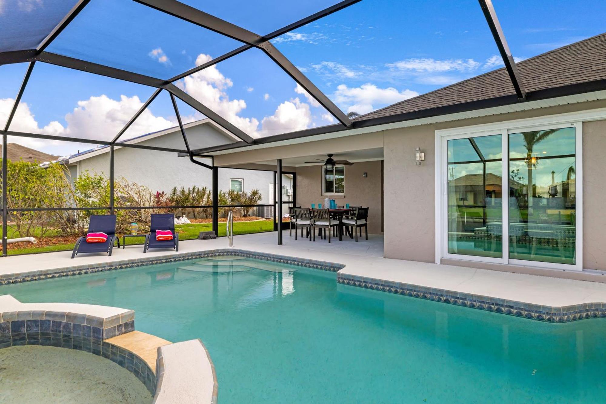Fully Remodeled Electric-Heated Pool Home On Gulf-Access Canal - Villa Sunny Cape Coral Eksteriør billede