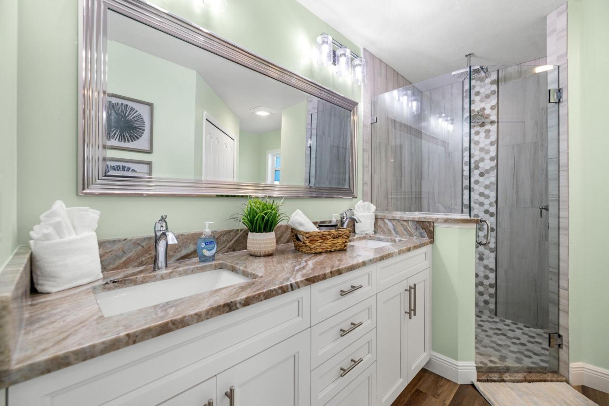 Fully Remodeled Electric-Heated Pool Home On Gulf-Access Canal - Villa Sunny Cape Coral Eksteriør billede