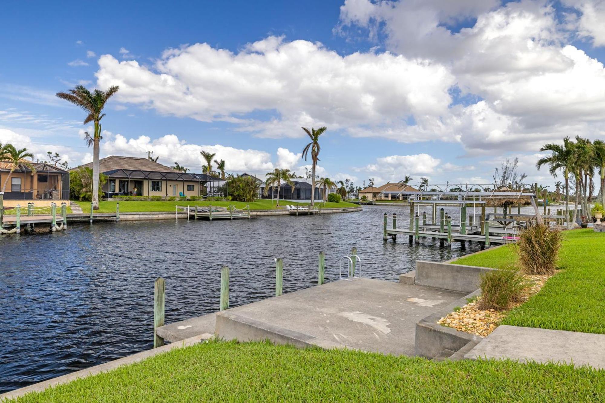 Fully Remodeled Electric-Heated Pool Home On Gulf-Access Canal - Villa Sunny Cape Coral Eksteriør billede